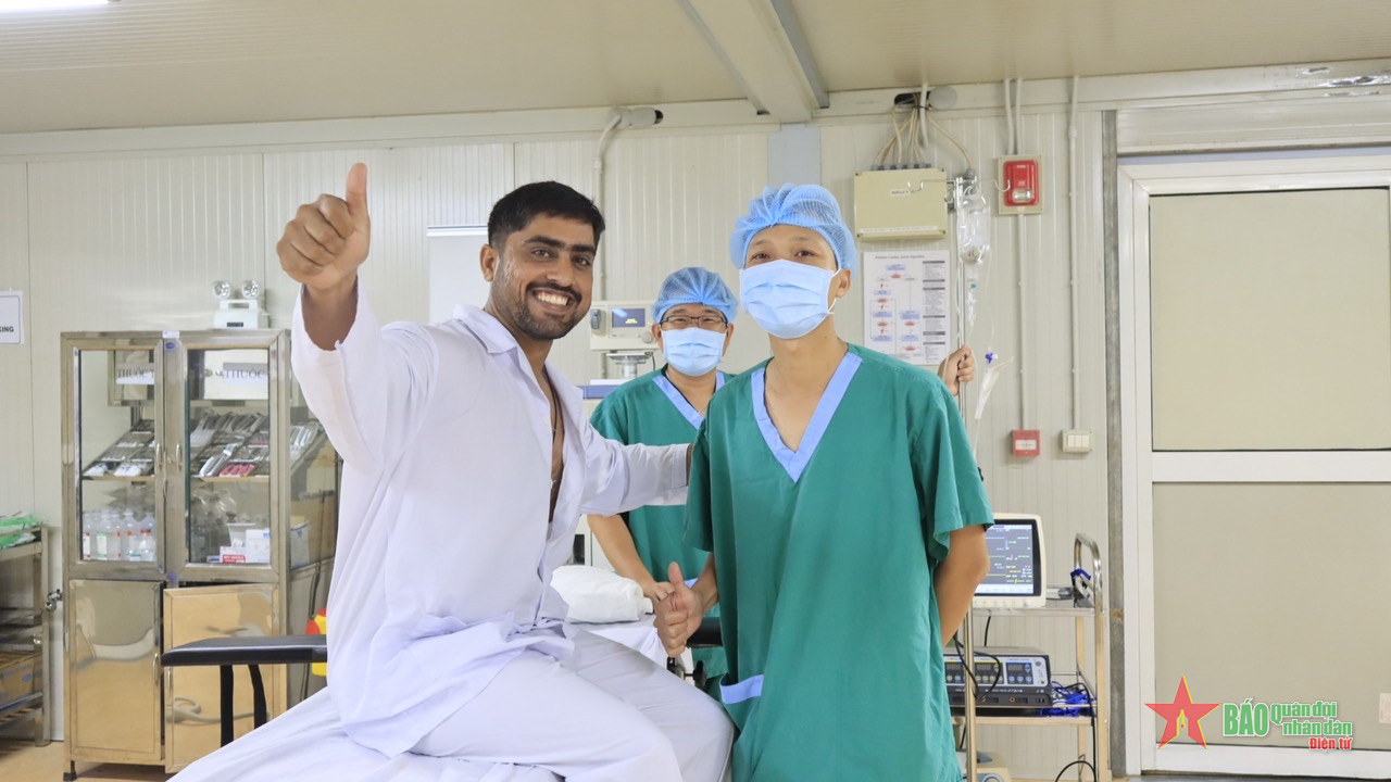 “Anh cả” ở khoa ngoại bệnh viện dã chiến